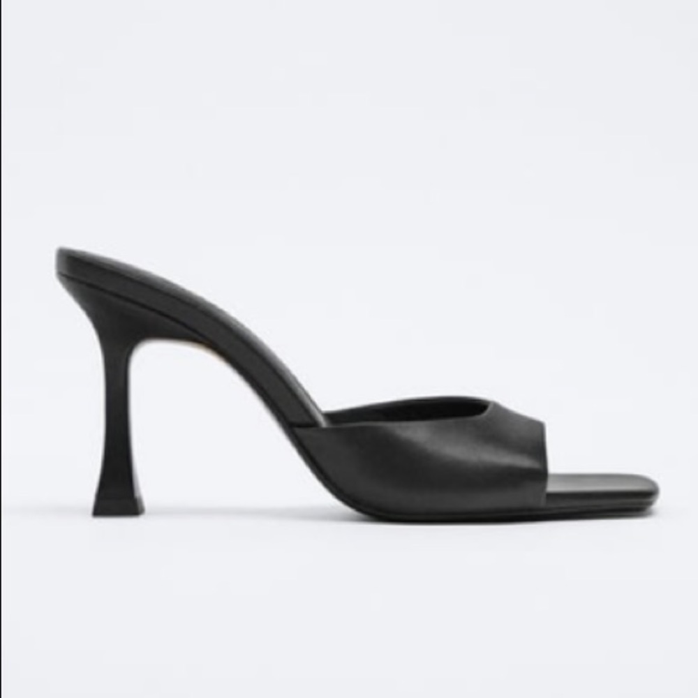 Zara Black Leather Heeled Mule size 9 / 40